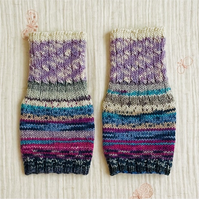 手編み ヨガソックス 靴下（ミディアム丈）① ハンドメイドのファッション小物(レッグウェア)の商品写真
