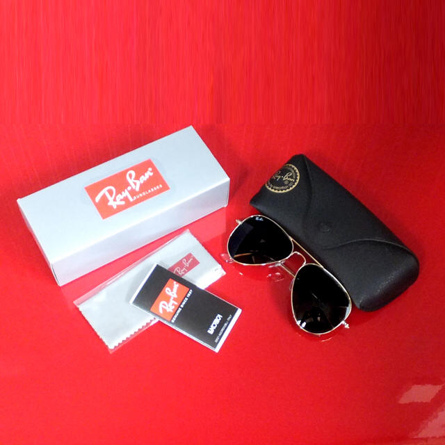 Ray-Ban(レイバン)のセール中 Ray-Ban レイバン サングラス アビエーター ゴールドフレーム メンズのファッション小物(サングラス/メガネ)の商品写真