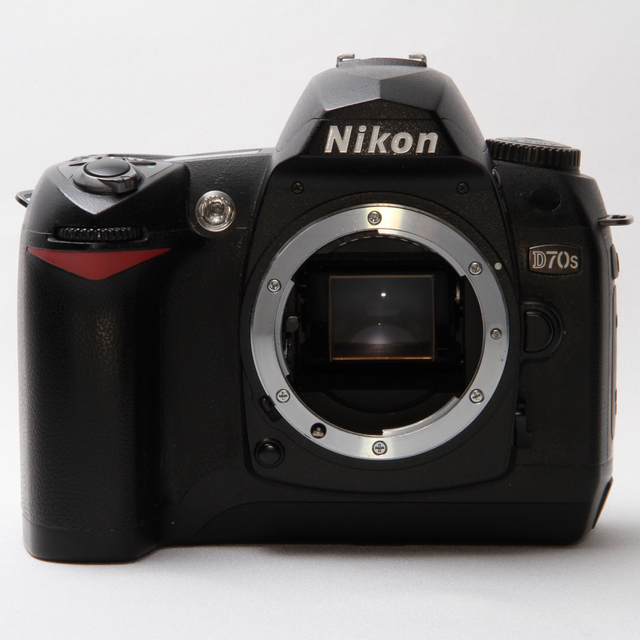 Nikon(ニコン)の⭐️Nikon D70s⭐️保証付き⭐️CFカード付きでコスパ◎⭐️初心者🔰 スマホ/家電/カメラのカメラ(デジタル一眼)の商品写真