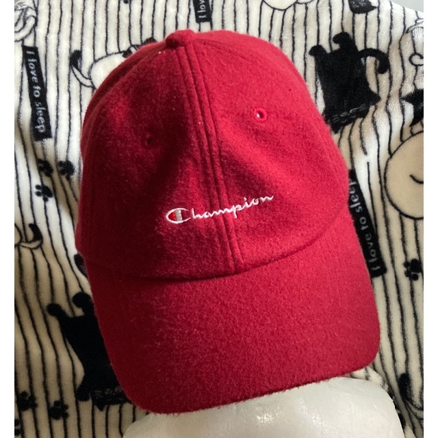 Champion(チャンピオン)の[Champion チャンピオン]濃いレッドカラーのステキキャップCAP帽子です メンズの帽子(キャップ)の商品写真