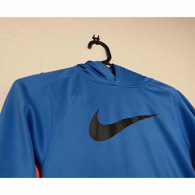 NIKE(ナイキ)のこども用パーカー　NIKE ナイキ　青　オレンジ　スポーツパーカー　クール素材 キッズ/ベビー/マタニティのキッズ服男の子用(90cm~)(ジャケット/上着)の商品写真