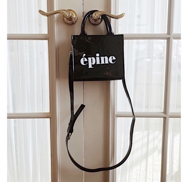 épine(エピヌ)のépine logo ロゴバッグ レディースのバッグ(ショルダーバッグ)の商品写真