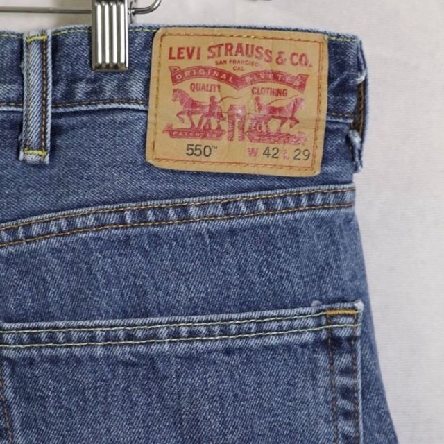 Levi's(リーバイス)のリーバイス　550 デニムパンツ　W42 L32 ワイドテーパード インディゴ メンズのパンツ(デニム/ジーンズ)の商品写真