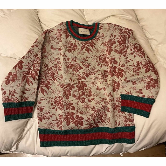 Gucci(グッチ)の【美品】GUCCI 花柄　トップス レディースのトップス(トレーナー/スウェット)の商品写真