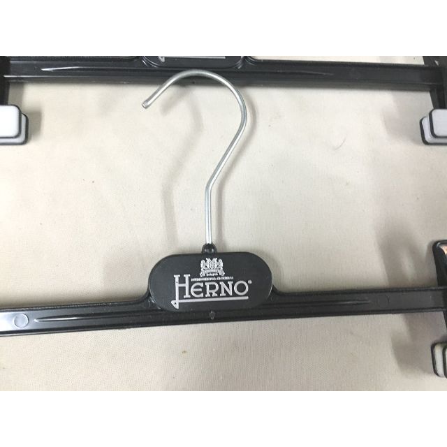 HERNO(ヘルノ)のHerno　 　(ヘルノ)　ズボンハンガー　スカートハンガー　銀　２個セット メンズのメンズ その他(その他)の商品写真