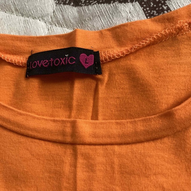 lovetoxic(ラブトキシック)のLOVETOXIC 肩出しTシャツ キッズ/ベビー/マタニティのキッズ服女の子用(90cm~)(Tシャツ/カットソー)の商品写真