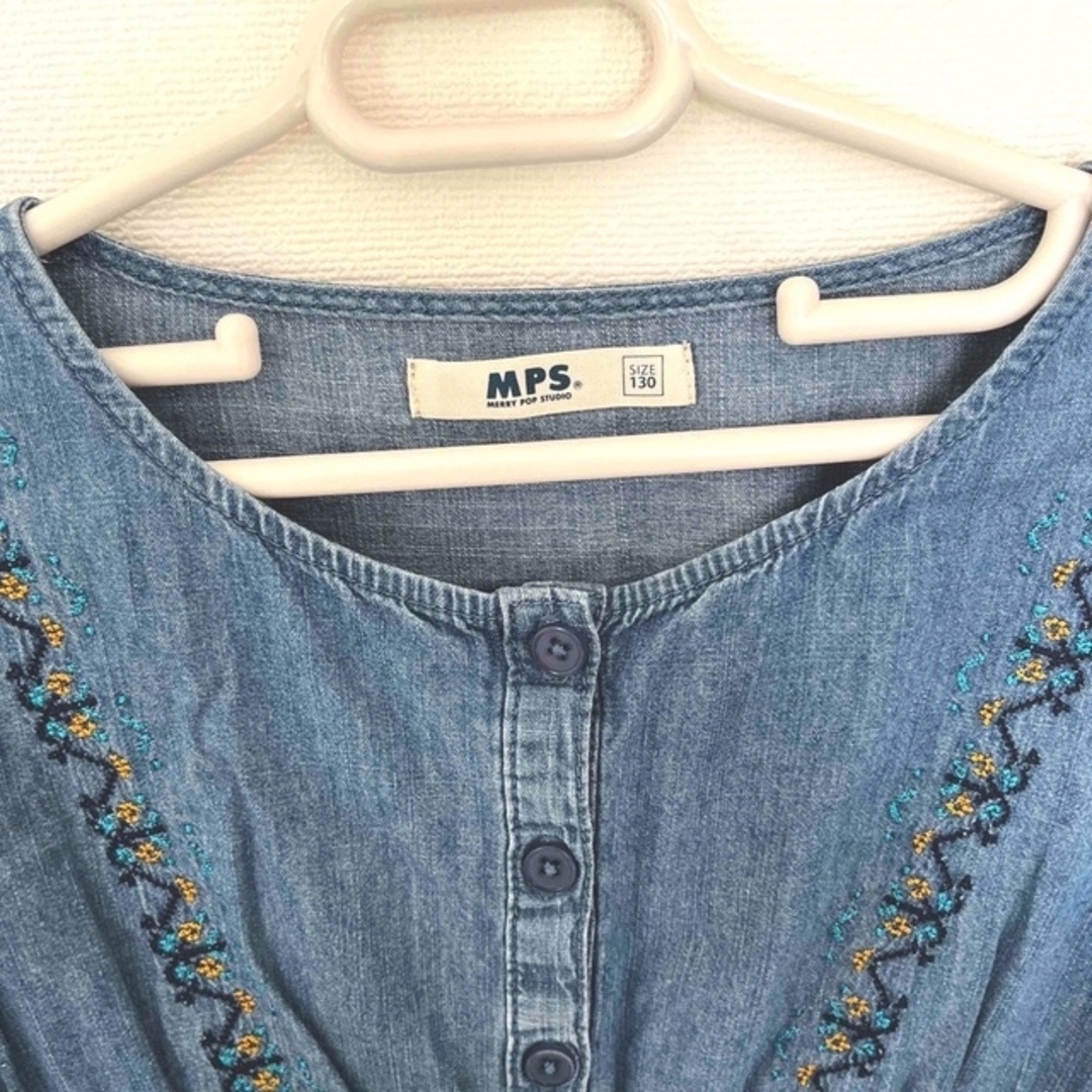 MPS(エムピーエス)の《MPS》七分袖デニムワンピース　サイズ130 キッズ/ベビー/マタニティのキッズ服女の子用(90cm~)(ワンピース)の商品写真