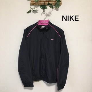 ナイキ(NIKE)のNIKE トラックジャケット　ブラック×ピンク　刺繍ロゴ(その他)