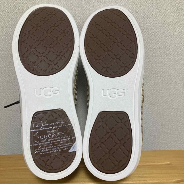 新品✨UGG キャンパスシューズ