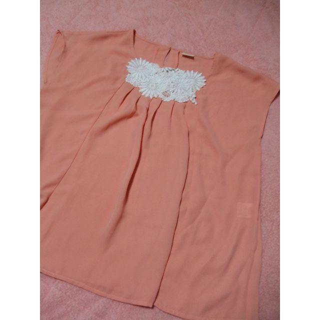 オレンジカラー　ノースリートップス　サイズМ レディースのトップス(カットソー(半袖/袖なし))の商品写真