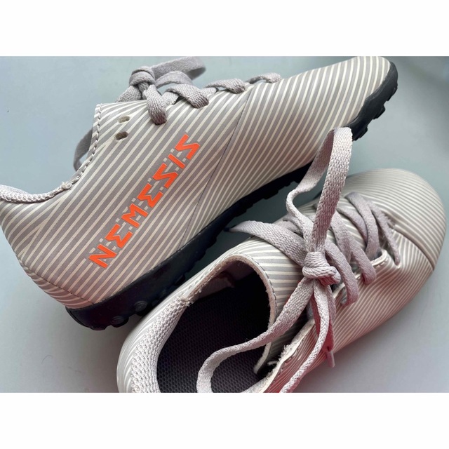 adidas(アディダス)のadidas18センチスニーカー キッズ/ベビー/マタニティのキッズ靴/シューズ(15cm~)(スニーカー)の商品写真