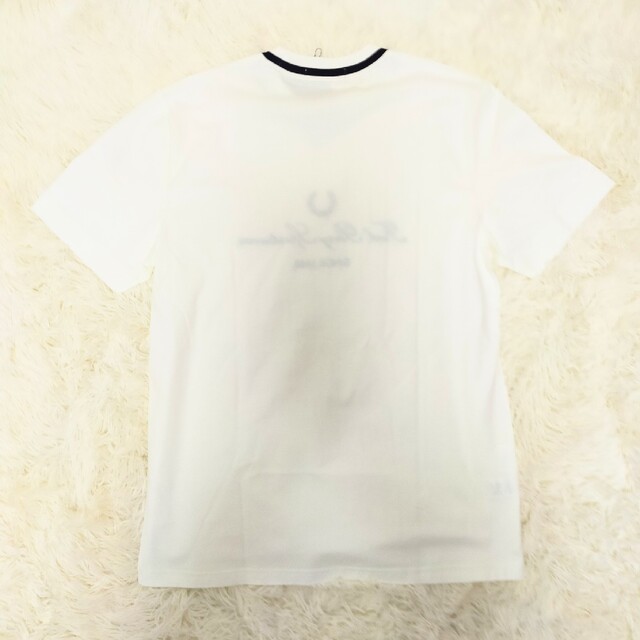 FRED PERRY(フレッドペリー)の新品未使用　フレッドペリー　Tシャツ　カットソー　定価9900円 メンズのトップス(Tシャツ/カットソー(半袖/袖なし))の商品写真