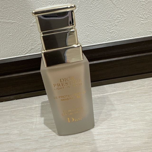 Dior(ディオール)のDior プレステージ ホワイト ル プロテクター UV ミネラル BB 00 コスメ/美容のベースメイク/化粧品(BBクリーム)の商品写真