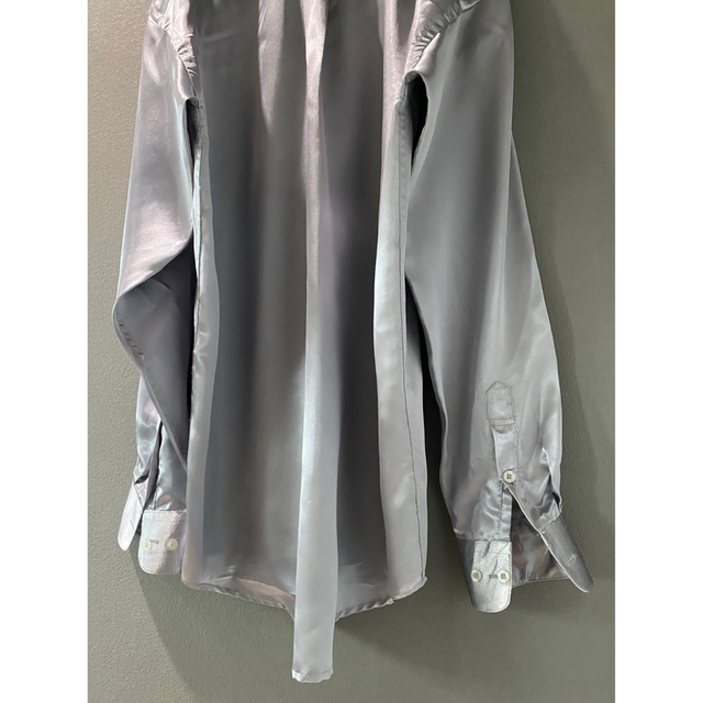 古着 ビンテージ 80s 銀シルバー オーバーサイズ テロテロ 長袖 シャツ レディースのトップス(シャツ/ブラウス(長袖/七分))の商品写真