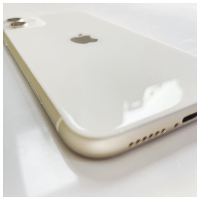 Apple(アップル)の【美品】iPhone11 128GB SIMフリー iFace フィルム付き スマホ/家電/カメラのスマートフォン/携帯電話(スマートフォン本体)の商品写真