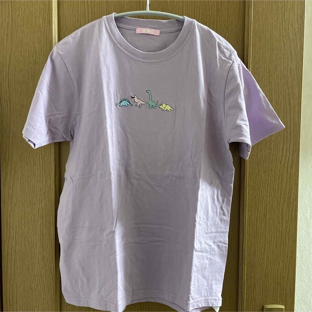 wc(ダブルシー)のW♡C ザウルス刺繍Tシャツ パープル レディースのトップス(Tシャツ(半袖/袖なし))の商品写真