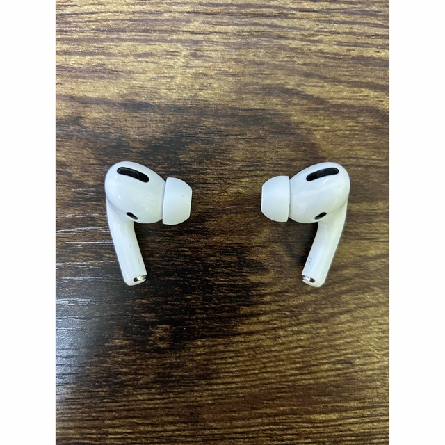 Apple(アップル)のAirPods Pro スマホ/家電/カメラのオーディオ機器(ヘッドフォン/イヤフォン)の商品写真