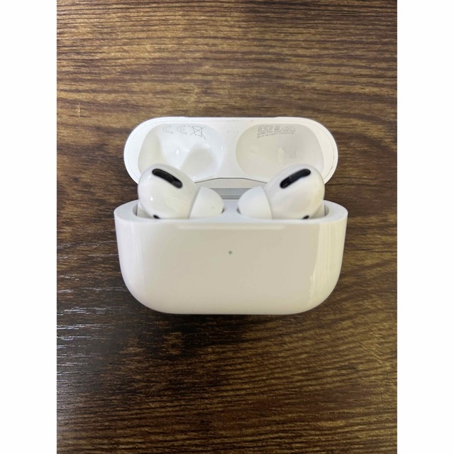 Apple(アップル)のAirPods Pro スマホ/家電/カメラのオーディオ機器(ヘッドフォン/イヤフォン)の商品写真