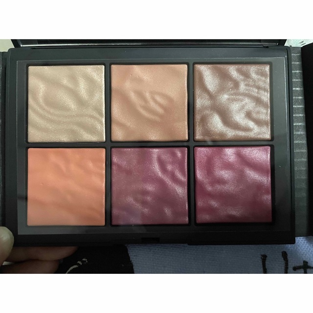 NARS エクスポーズド チークパレット