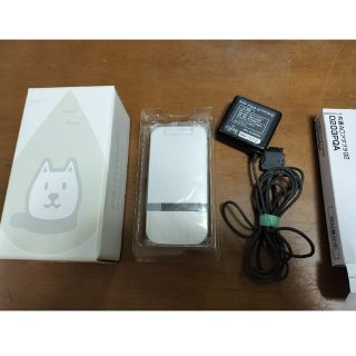 ソフトバンク(Softbank)のソフトバンク★シンプル携帯★202SH★充電アダプタ付き(携帯電話本体)