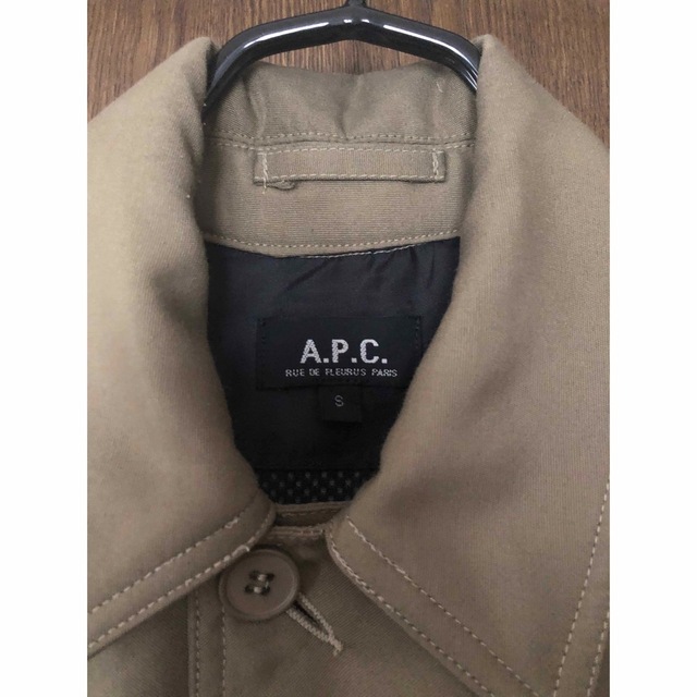 A.P.Cのレインコート 3