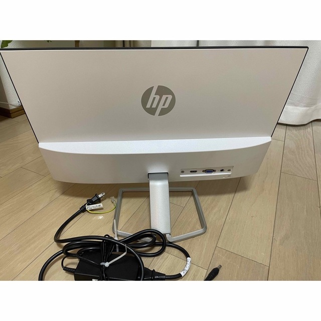 HP(ヒューレットパッカード)のジャンク品　フルHD 液晶　ディスプレイ　22fw 薄型　ホワイト スマホ/家電/カメラのPC/タブレット(ディスプレイ)の商品写真