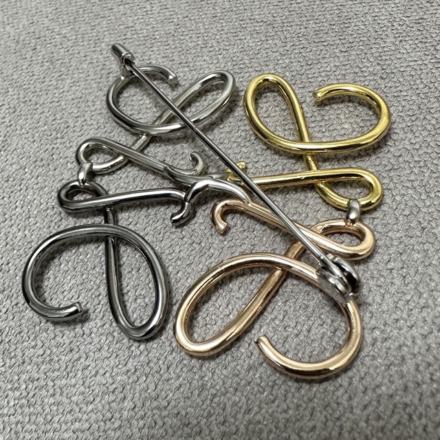 LOEWE ロエベ アナグラムブローチ マルチカラー 新しい到着 www.gold