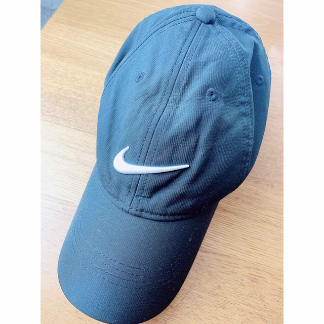 NIKE(ナイキ)のNIKE GOLF ナイキゴルフ　ブラックキャップ　ランニング レディースの帽子(キャップ)の商品写真