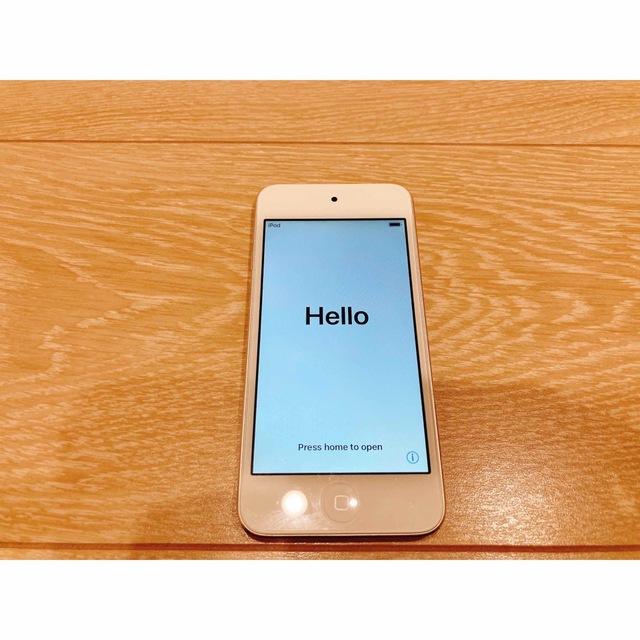 iPod touch(アイポッドタッチ)のiPod touch A1574(第6世代) 16GB スマホ/家電/カメラのオーディオ機器(ポータブルプレーヤー)の商品写真