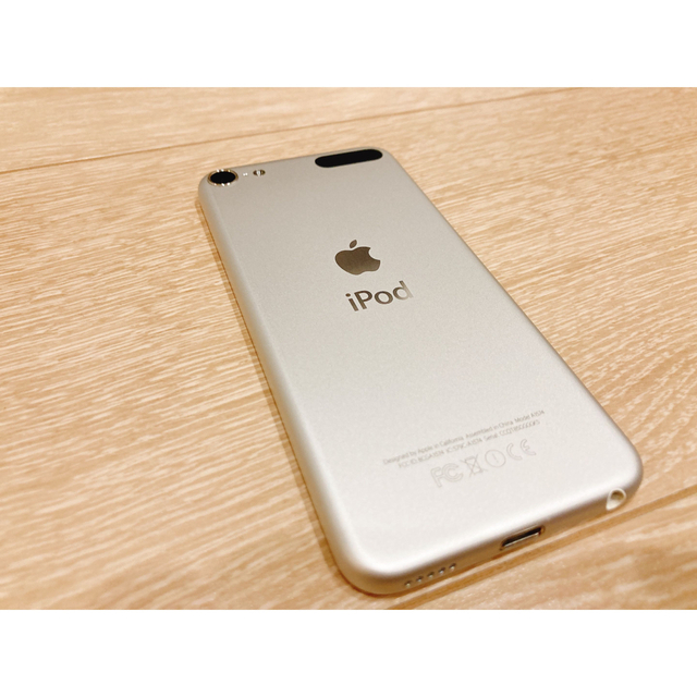 iPod touch(アイポッドタッチ)のiPod touch A1574(第6世代) 16GB スマホ/家電/カメラのオーディオ機器(ポータブルプレーヤー)の商品写真