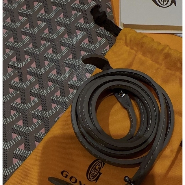 GOYARD(ゴヤール)のゴヤールgoyardミニmini toteパウダーピンク レディースのバッグ(ショルダーバッグ)の商品写真
