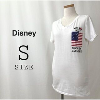 ディズニー(Disney)のDisney ディズニー ミッキーミニーVネックTシャツ ホワイト レディース(Tシャツ(半袖/袖なし))