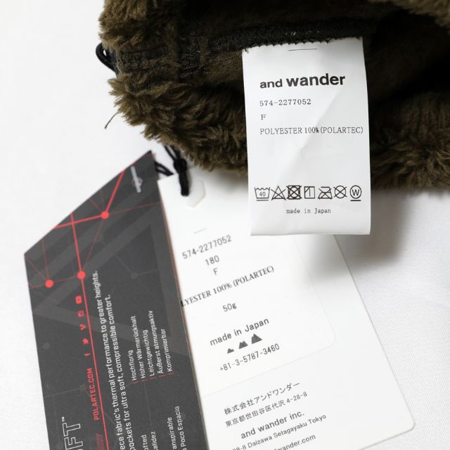 and wander(アンドワンダー)の新品｜AND WANDER｜FLEECE NECK WARMER｜KHAKI メンズのファッション小物(ネックウォーマー)の商品写真