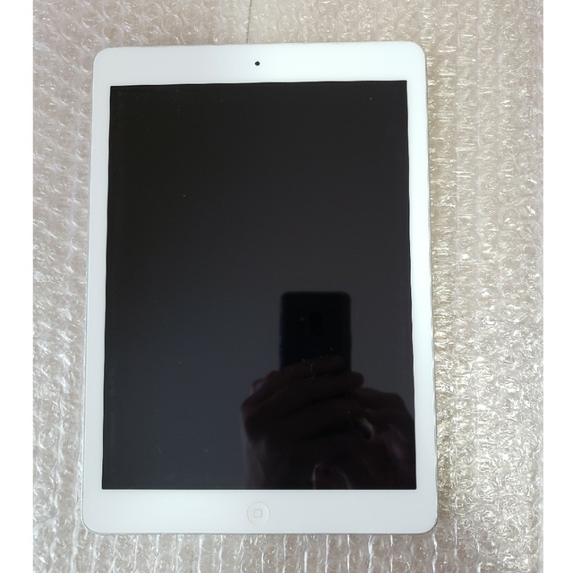 iPad(アイパッド)のiPad Air 第一世代　 シルバー　A1474　16GB スマホ/家電/カメラのPC/タブレット(タブレット)の商品写真