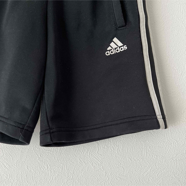 adidas(アディダス)の【大人気】adidas アディダス ハーフパンツ　150 スポーツ　ズボン キッズ/ベビー/マタニティのキッズ服男の子用(90cm~)(パンツ/スパッツ)の商品写真