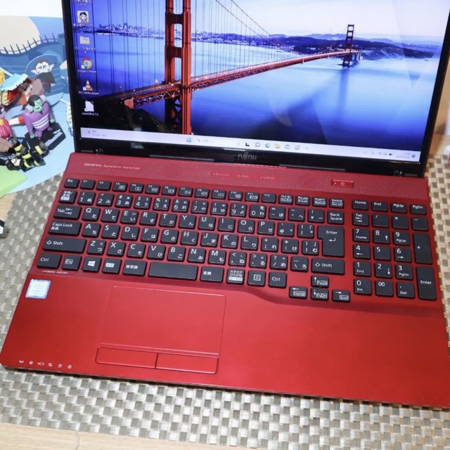 美品！Win11小型！8世代Corei5/SSD/メ8/FHD液晶/無線/カメラ-