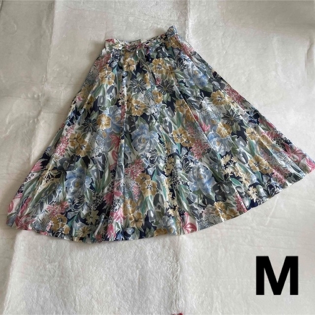 花柄フレアーロングスカート　日本製　綿100 サイズM レディースのスカート(ロングスカート)の商品写真