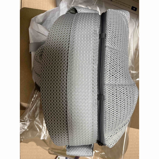 BABYBJORN(ベビービョルン)の【新品未使用】ベビービョルン　ハーモニー キッズ/ベビー/マタニティの外出/移動用品(抱っこひも/おんぶひも)の商品写真