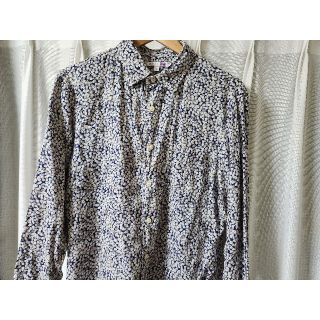 ユニクロ(UNIQLO)のユニクロリバティ　プレミアムリネンプリントシャツ Lサイズ(シャツ)