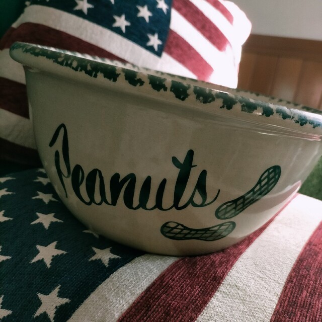 レア✨アメリカン キッチン BOWLのサムネイル