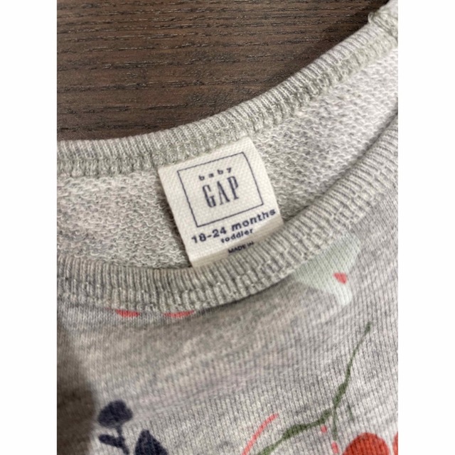 babyGAP(ベビーギャップ)のボタニカル柄　ワンピース　GAP 90 キッズ/ベビー/マタニティのキッズ服女の子用(90cm~)(ワンピース)の商品写真