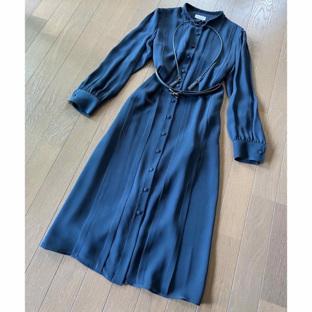 新品 Salvatore Ferragamo ガンチーニシルクワンピース 新品 Salvatore Ferragamo ガンチーニシルクワンピース