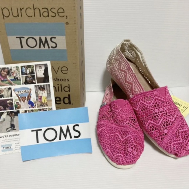 TOMS(トムズ)の新品 TOMS レース スリッポン クラシック フラットシューズ トムス 23 レディースの靴/シューズ(スリッポン/モカシン)の商品写真