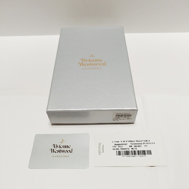 Vivienne Westwood(ヴィヴィアンウエストウッド)の【新品未使用】ヴィヴィアンウエストウッド長財布　55VV317 レディースのファッション小物(財布)の商品写真