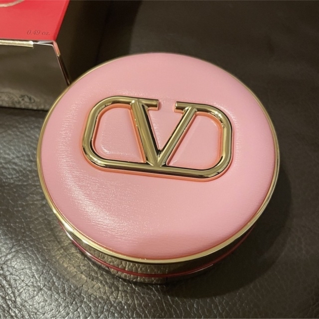 VALENTINO(ヴァレンティノ)の【新品】VALENTINO GO クッション ピンクエディション LN2 コスメ/美容のベースメイク/化粧品(ファンデーション)の商品写真