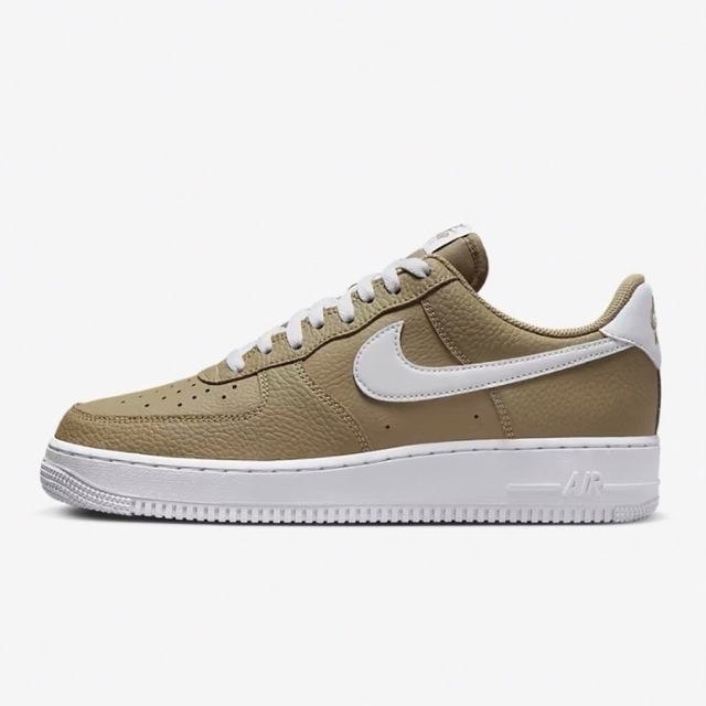 NIKE(ナイキ)のNIKE ナイキ　AIR FORCE 1  エアフォース1 カーキ 27cm メンズの靴/シューズ(スニーカー)の商品写真