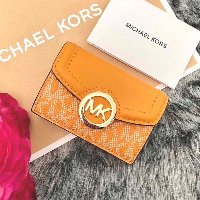 新品☆MICHAEL KORS オレンジ シグネチャー レザー 折り財布