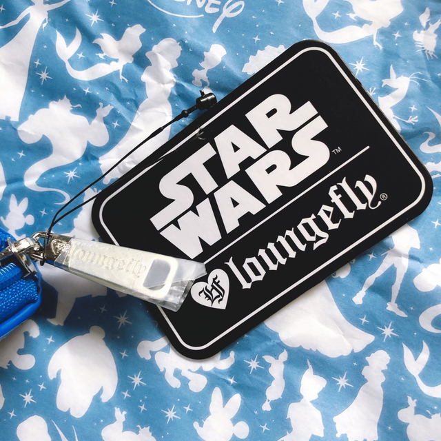 Disney(ディズニー)の☆ Loungefly ディズニーピクサー スターウォーズ R2D2 長財布 ☆ エンタメ/ホビーのおもちゃ/ぬいぐるみ(キャラクターグッズ)の商品写真