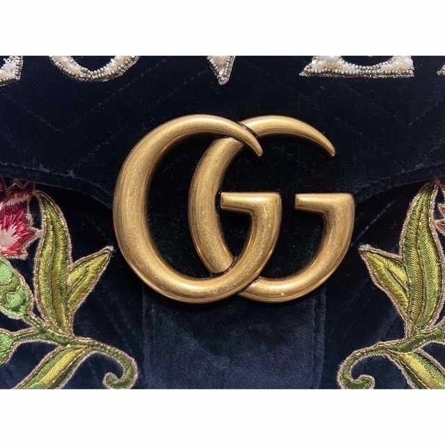 Gucci(グッチ)の【極美品】GUCCI チェーンショルダーバッグ GGマーモント LOVED レディースのバッグ(ショルダーバッグ)の商品写真