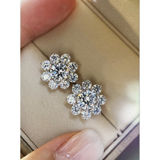 最高品質 モアサナイト 人工ダイヤ flower 花 ピアス 0.5ct